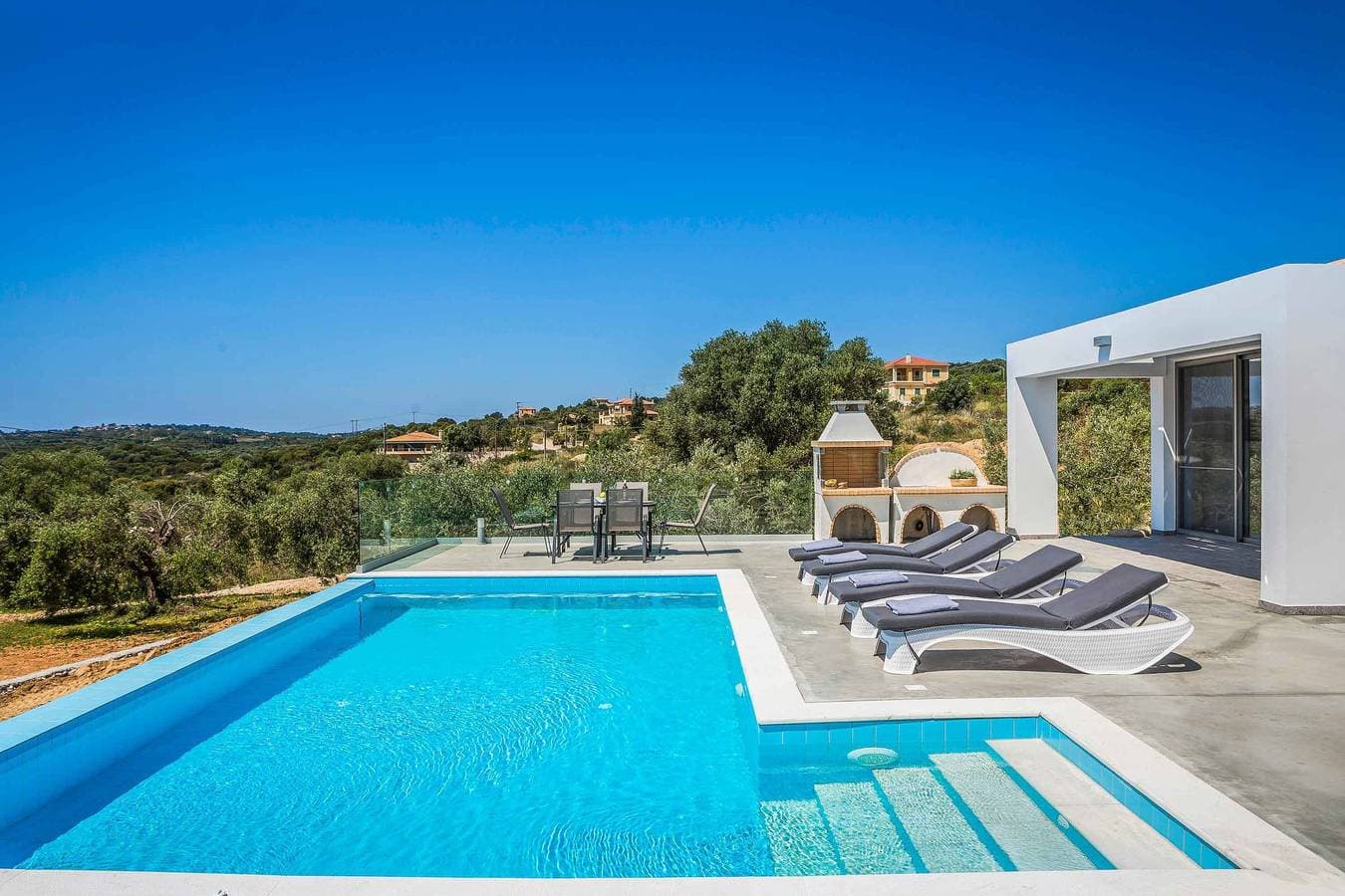 Foto 4 von 21: Villa für 4 Personen mit Pool