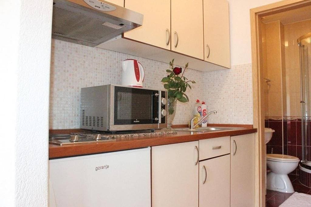 Foto 11 von 20: Studio Appartement mit Balkon und Meerblick Zivogosce - Blato (Makarska) -a