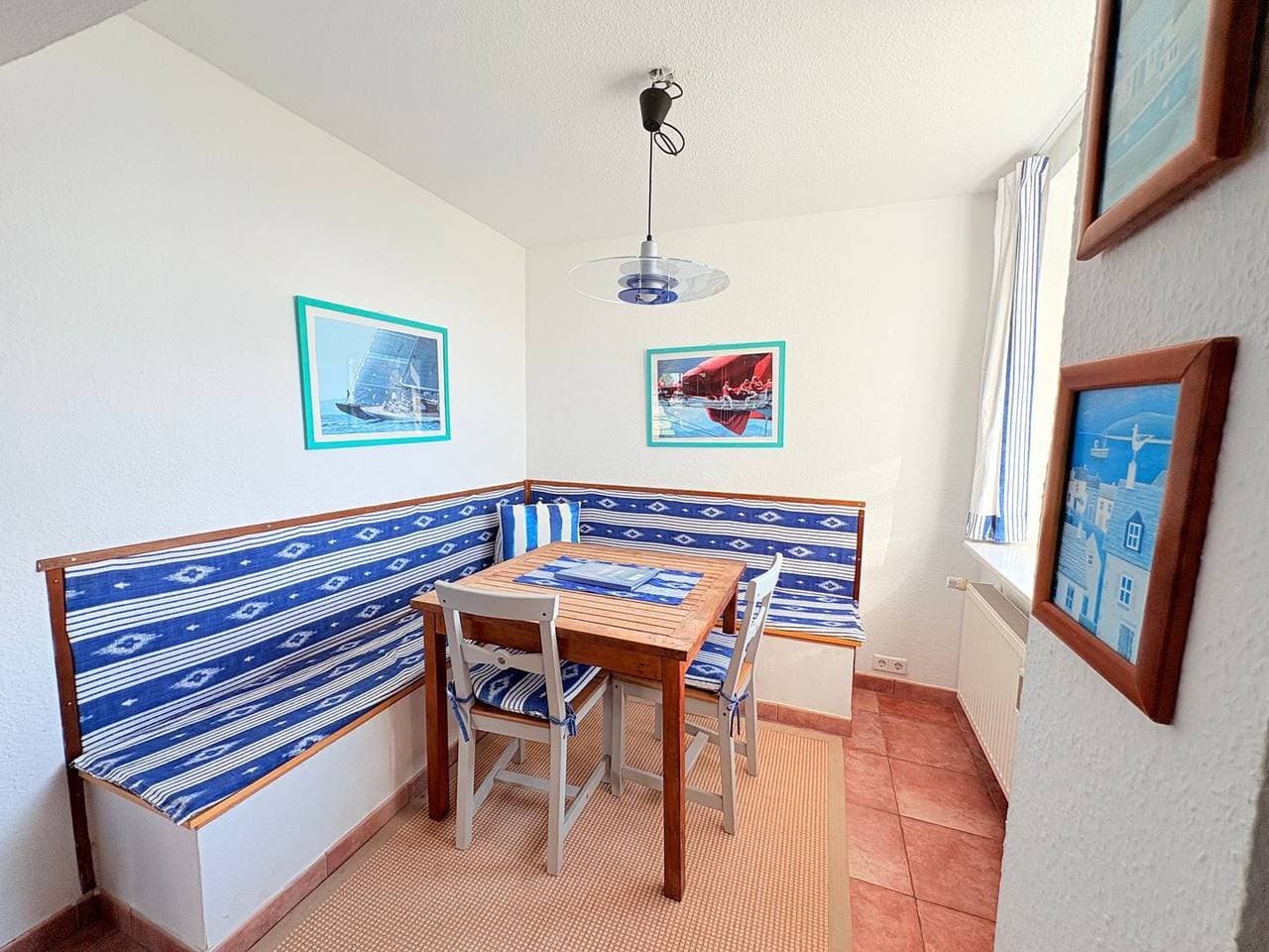 Foto 6 von 25: Ferienwohnung Drachen: Reetgedecktes Strandhaus mit eigenem Strand und Meerblick