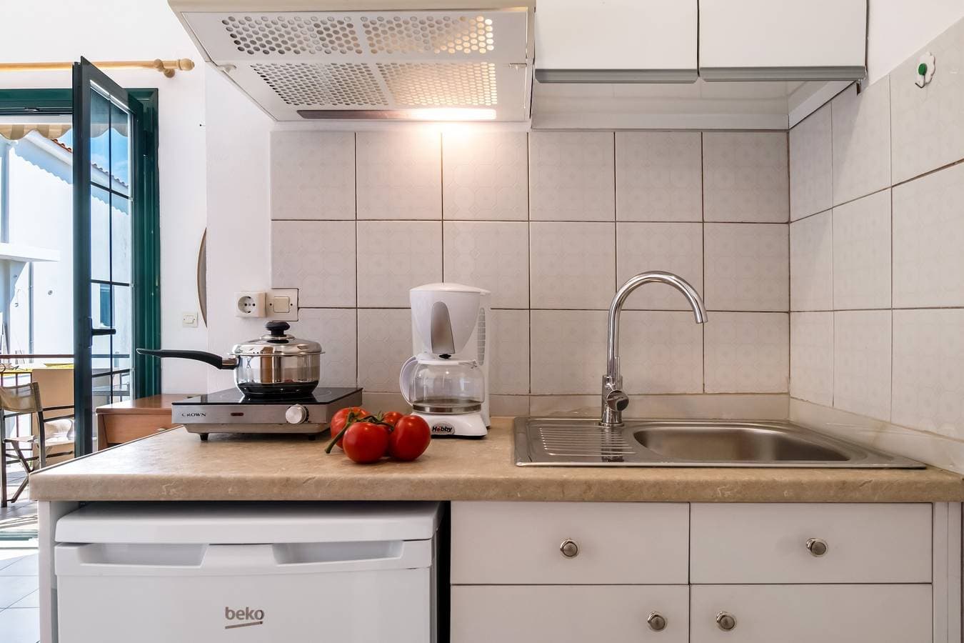Foto 5 von 20: Ferienwohnung 'Nikoleta Studio 5' mit Meerblick, Terrasse & WLAN