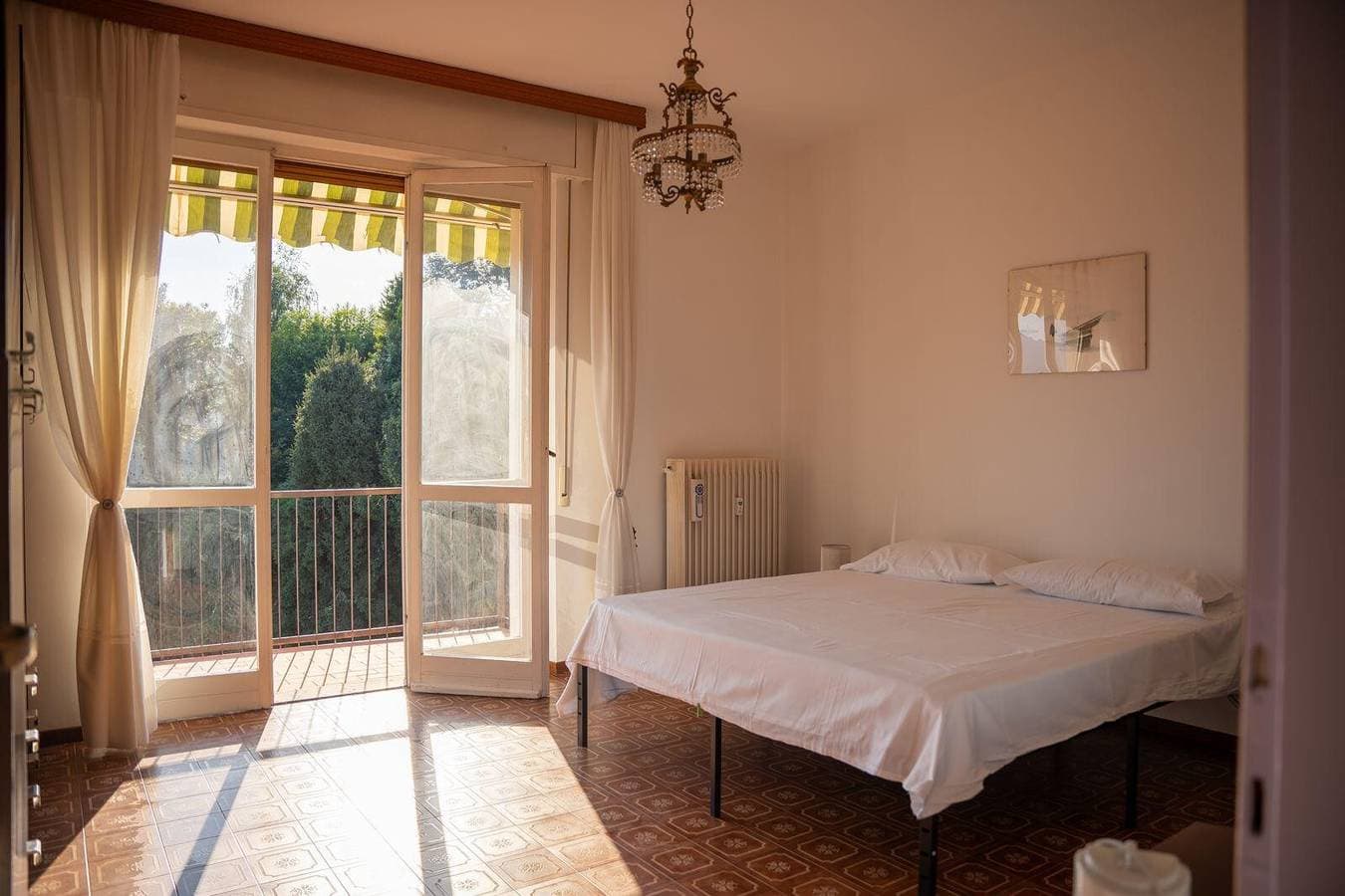 Foto 4 von 10: Ferienwohnung 'Verbania Panorama Lago' mit Blick auf den See und Balkon