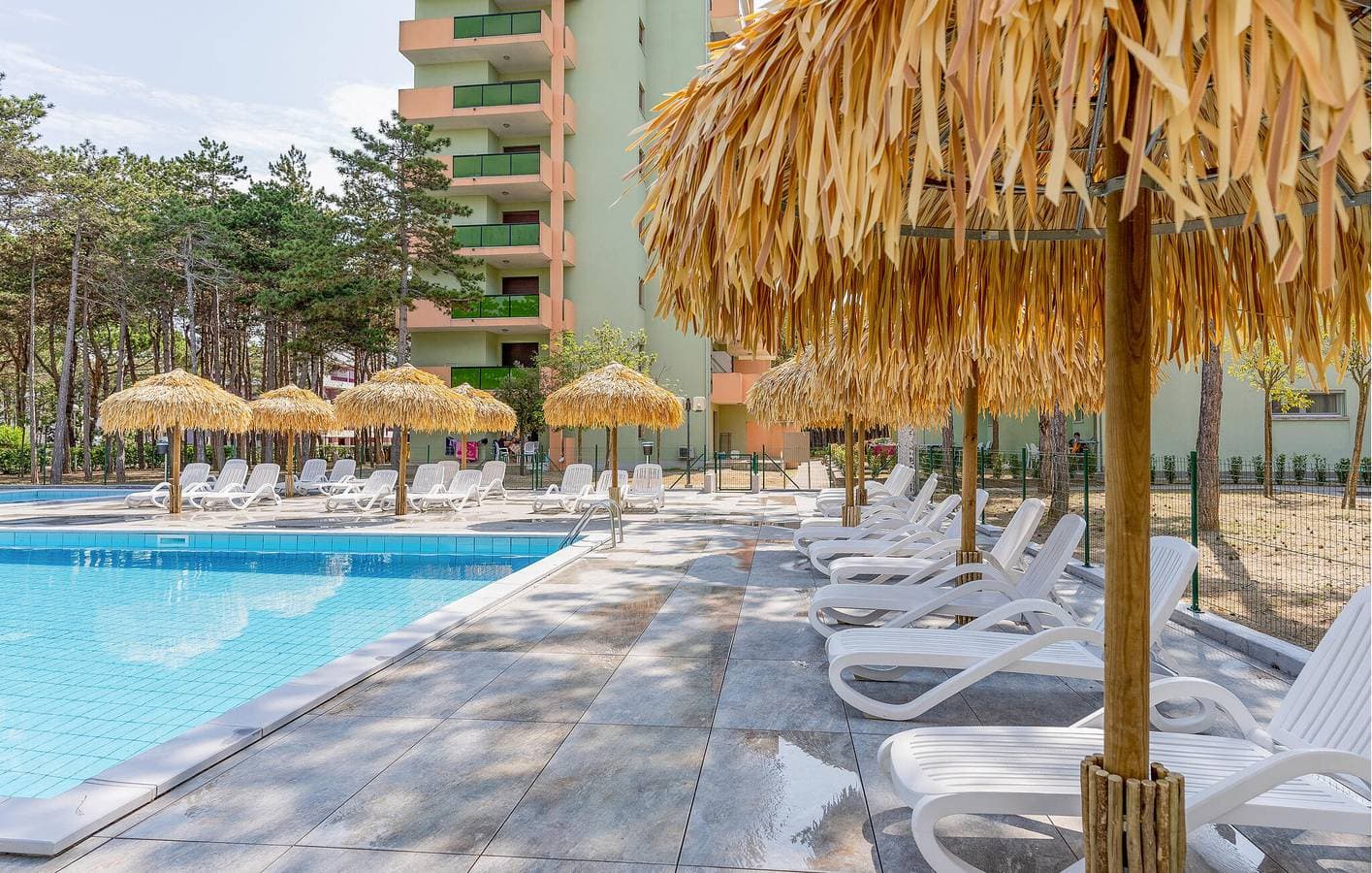 Foto 7 von 21: Apartment am Strand mit Pool, AC, Terrasse und Parkplatz