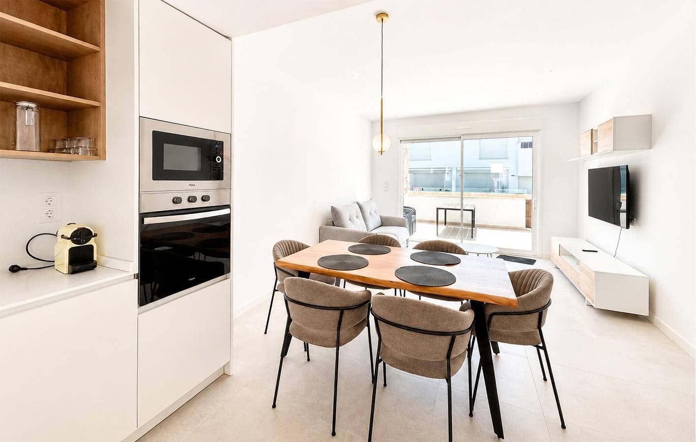 Foto 6 von 20: Gemütliche 109 m² große Wohnung mit Pool, Terrasse und WLAN, 600 m vom Stadtzentrum entfernt