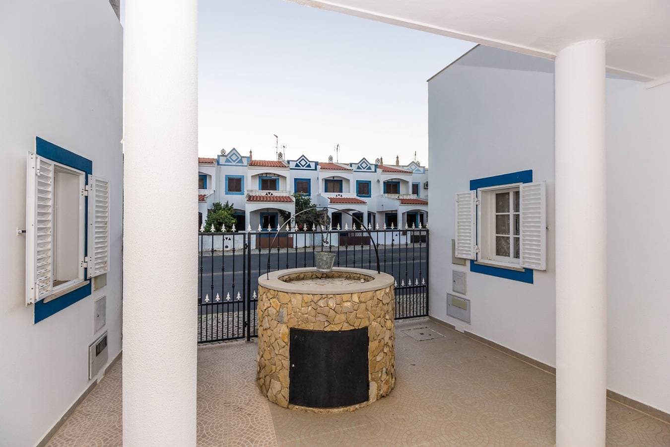Foto 7 von 20: 3 Schlafzimmer Villa mit Terrasse in Praia da Manta Rota by AlgarveManta (2V3)