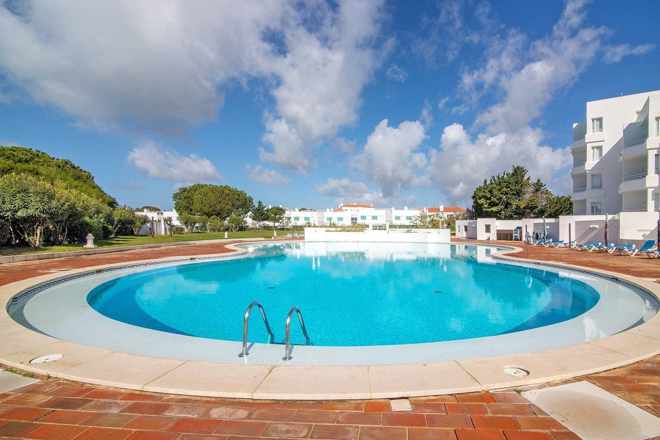 Foto 2 von 25: Apartment 'Prainha Paradise - Algarve' mit Gemeinschaftspool, WLAN und Klimaanlage