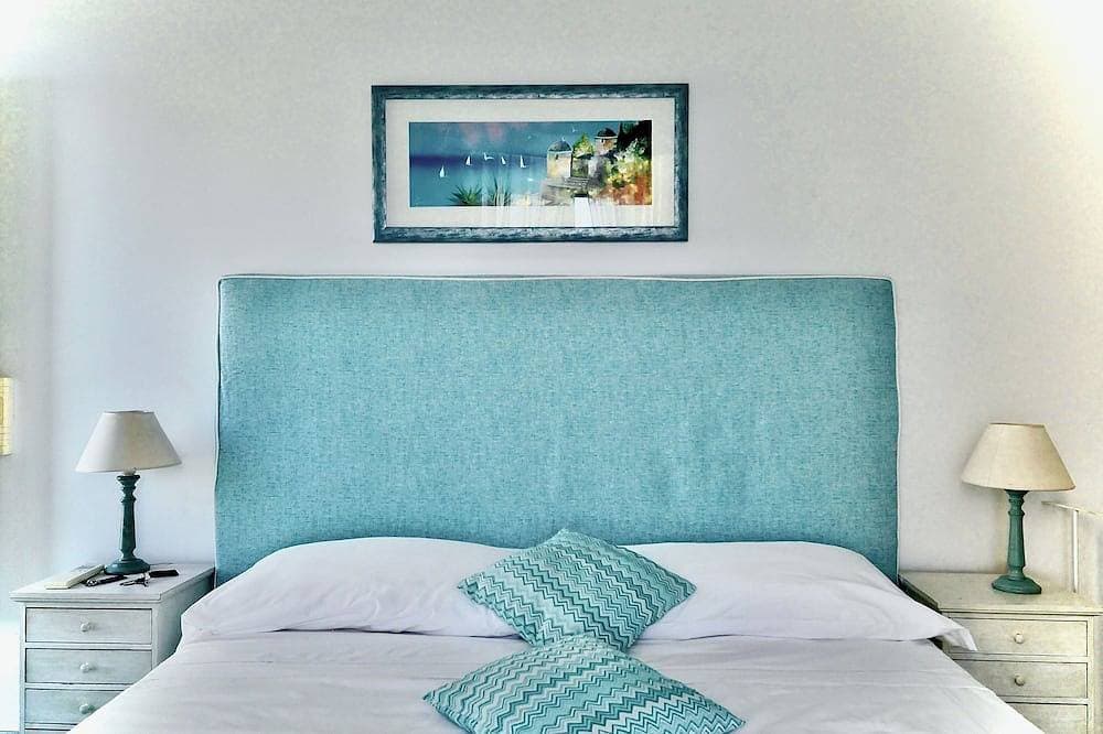Foto 2 von 27: Romantic cottage, wide terrace overlooking the sea.