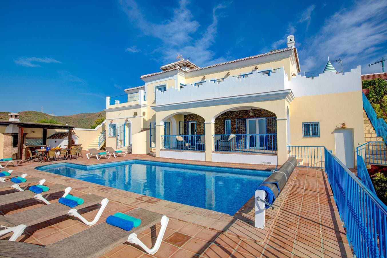 Foto 3 von 29: Villa für 10 Personen mit Garten