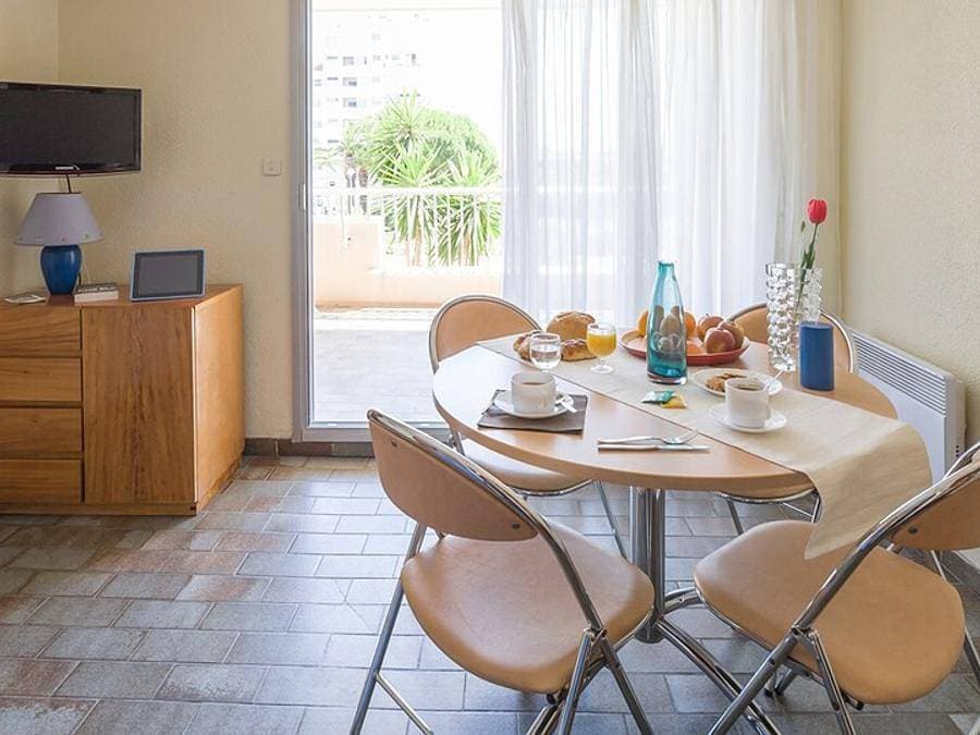 Foto 4 von 19: Pierre & Vacances Résidence Le Port - Studio 4 personen - 1 Schlafbereich