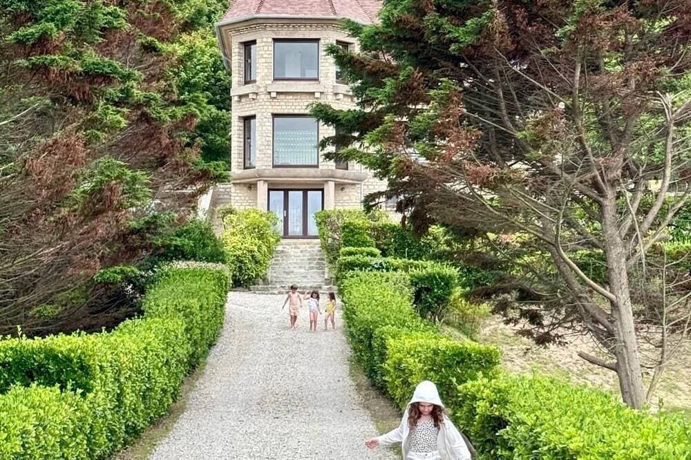 Foto 12 von 30: La Sauvagère, Exceptional Art Deco Villa on Omaha Beach with Direct Beach Access