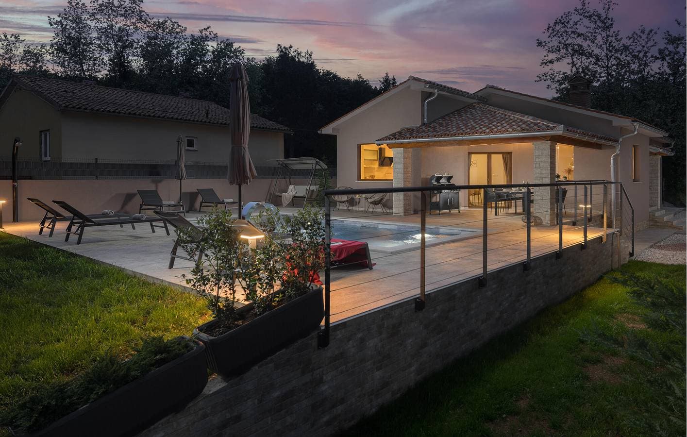 Foto 4 von 43: Gemütliche 2-Zimmer-Wohnung in der Nähe des Stadtzentrums mit Pool und Terrasse