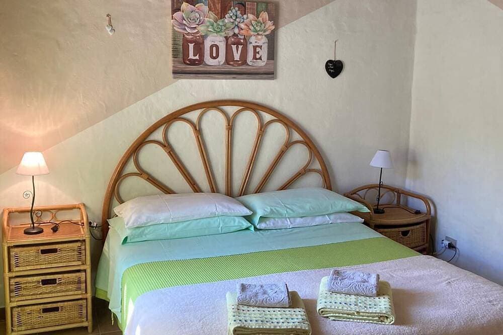Foto 5 von 30: Eighteenth-century villa with pool sleeps seven