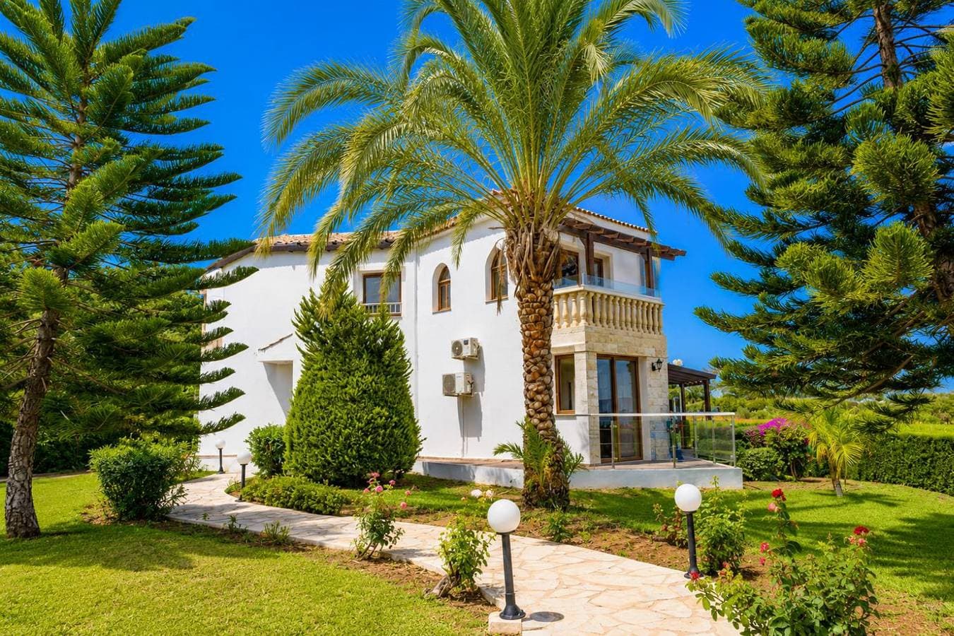 Foto 6 von 33: Villa für 6 Personen mit Garten