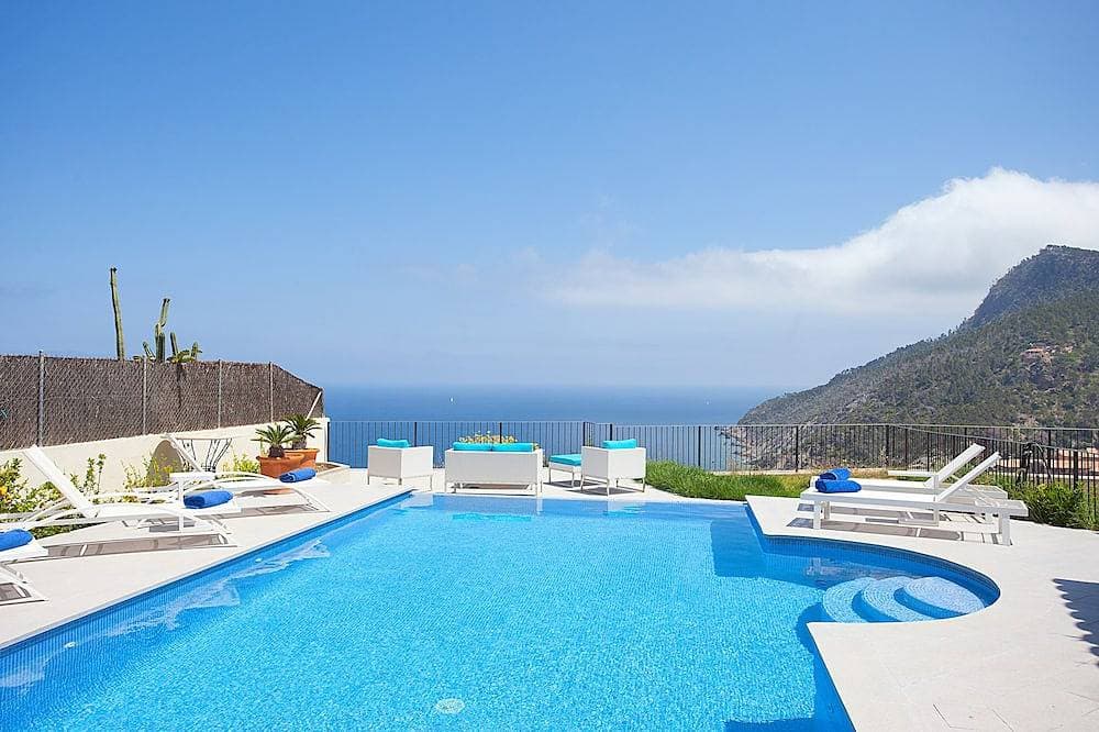 Villa Marimuntana mit Meerblick, Pool und WLAN 1