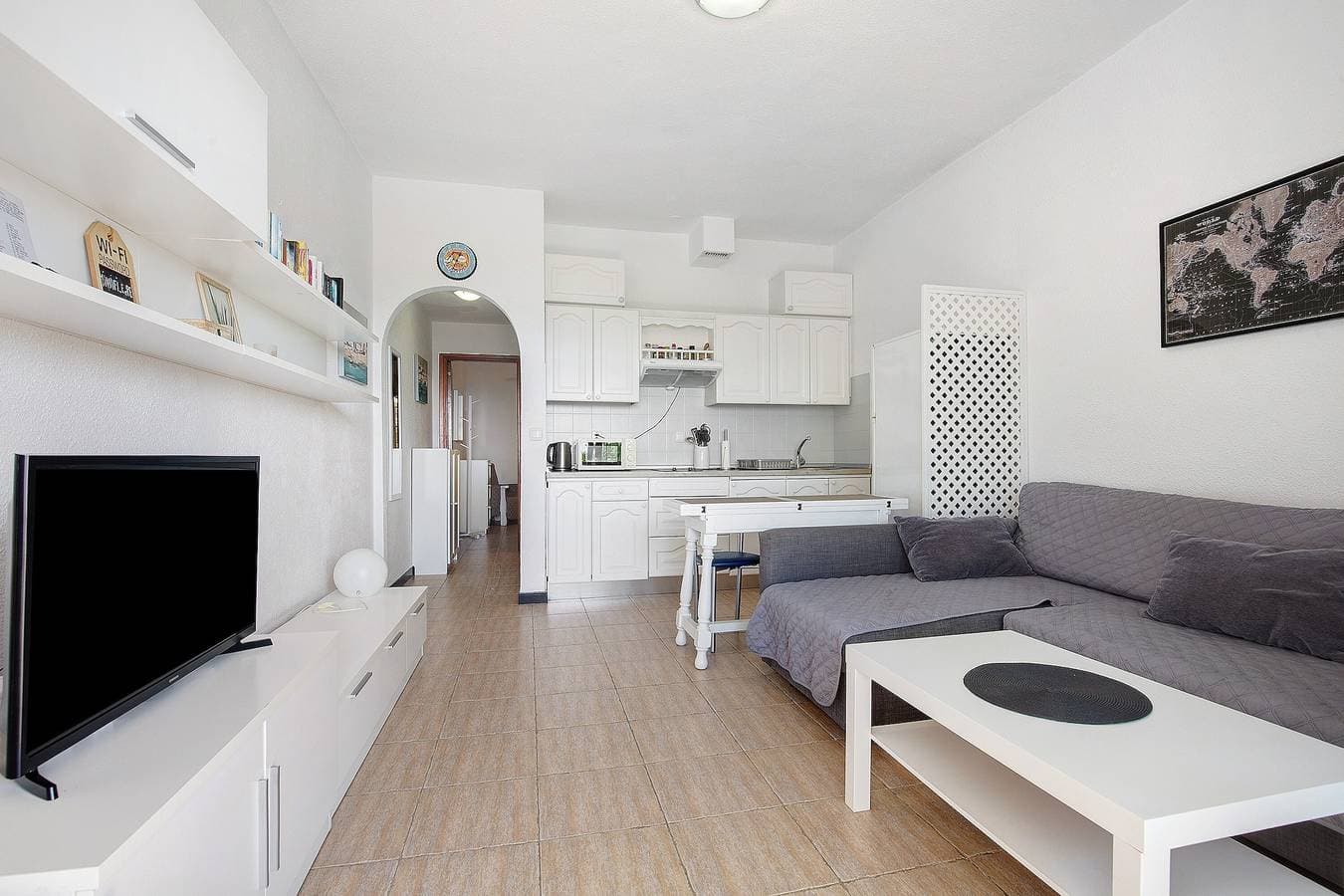Foto 5 von 20: Schönes Apartment am Strand mit Terrasse und herrlichem Meerblick; Straßenparkplätze vorhanden