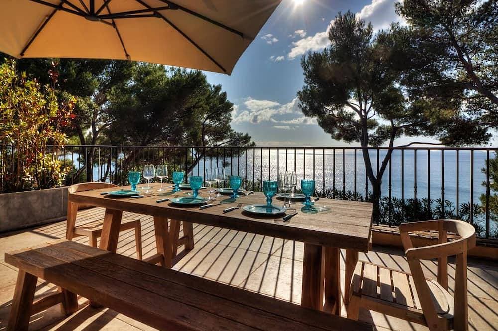 Foto 5 von 6: Superb Seaside Villa