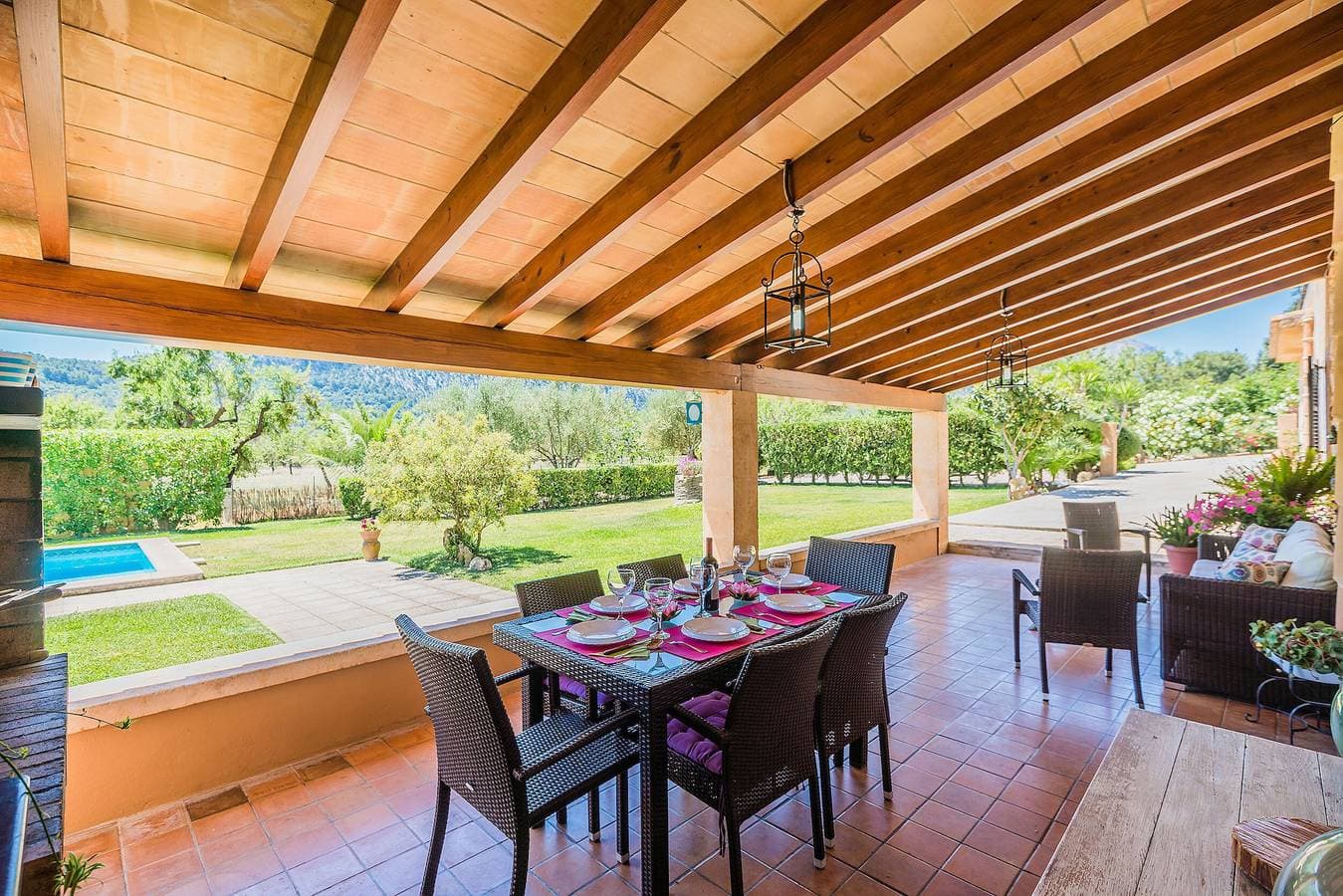 Foto 8 von 27: Villa Cati mit Blick aufs Land, Pool, Garten, Klimaanlage und WLAN