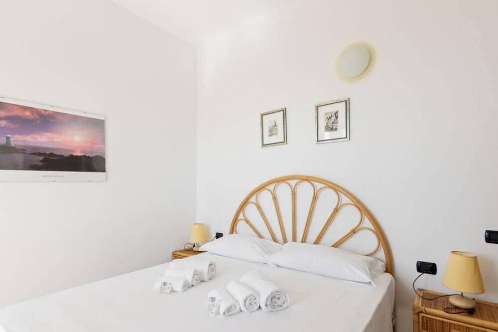 Foto 3 von 30: Is Feminas 25 – Wake up just moments from the sea 🌊☀️