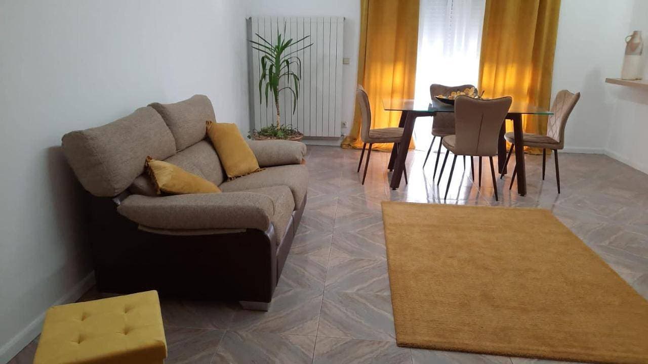 Foto 8 von 14: Three-Bedroom Apartment