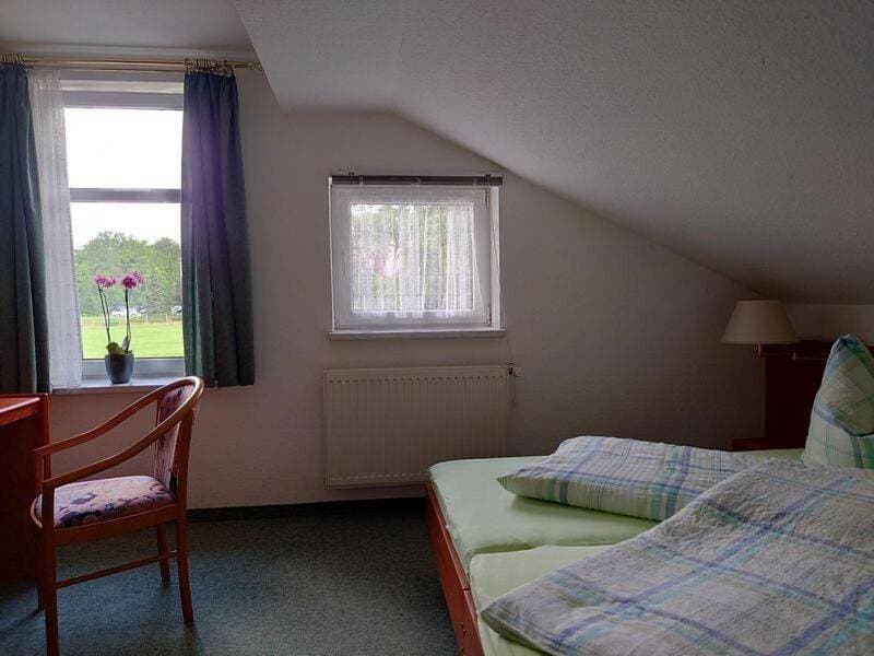 Foto 7 von 7: Double Room with Private Bathroom