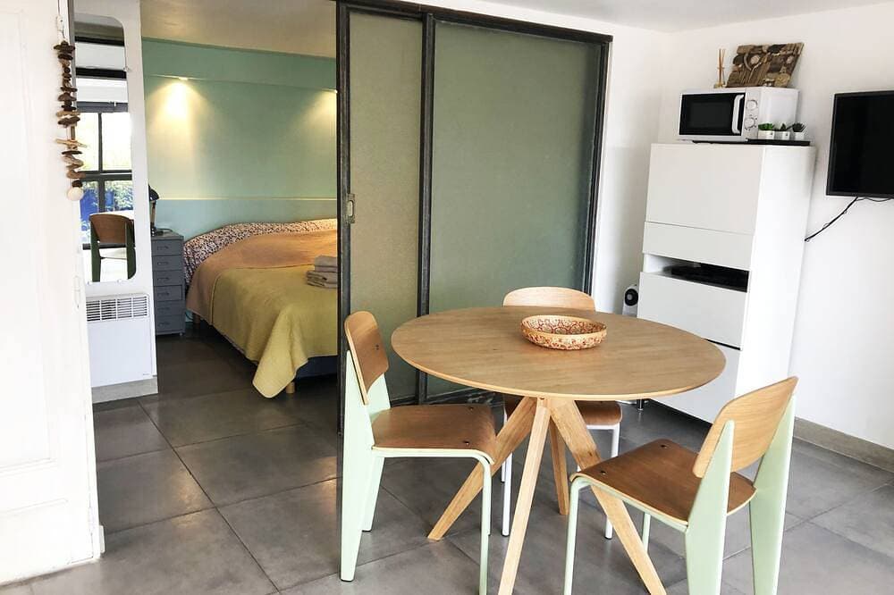 Foto 2 von 24: Cassis Großes Studio, Terrasse, Dorf und Strand zu Fuß, privater Parkplatz in der Provence