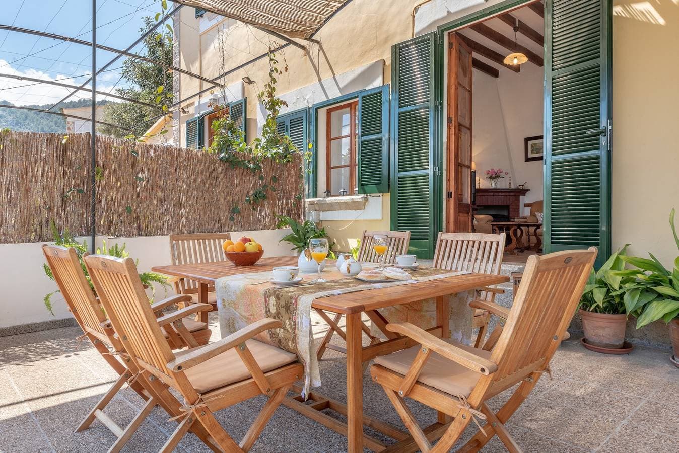 Foto 7 von 27: Villa am Strand mit Meerblick in Port de Sóller, Garten und WLAN