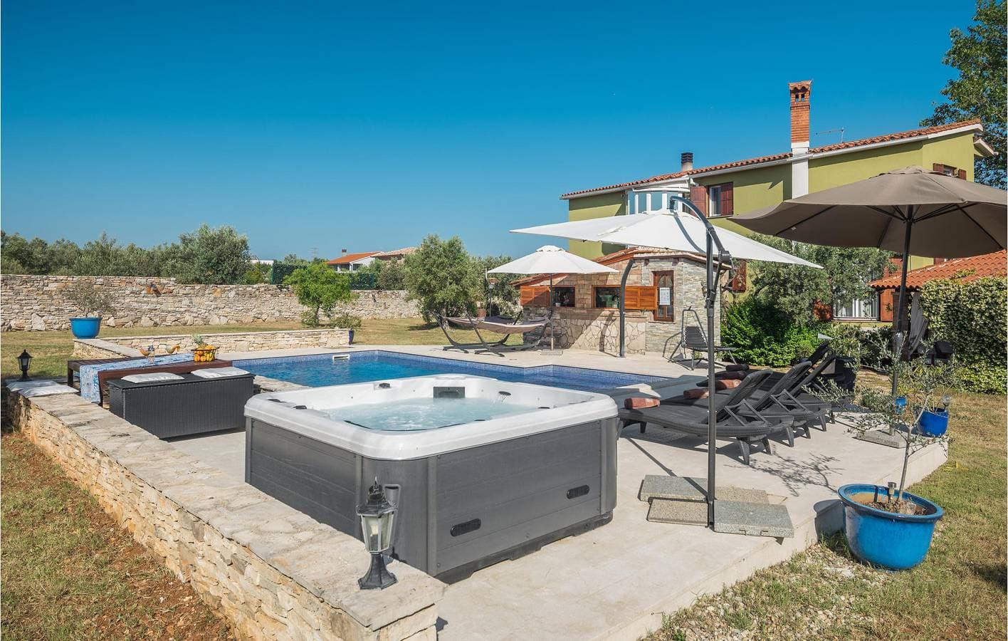 Foto 12 von 76: Gemütliche Ferienwohnung am Meer mit Pool und Terrasse in der Nähe von Galizana