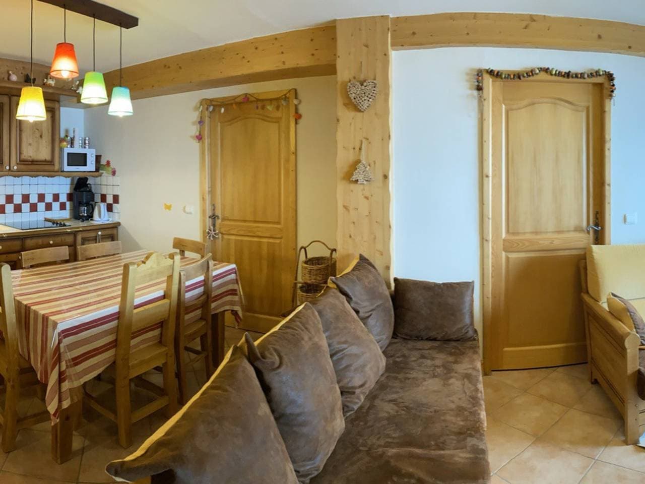 Wohnung 8 Pers, Südbalkon, Parkplatz und Pool 1