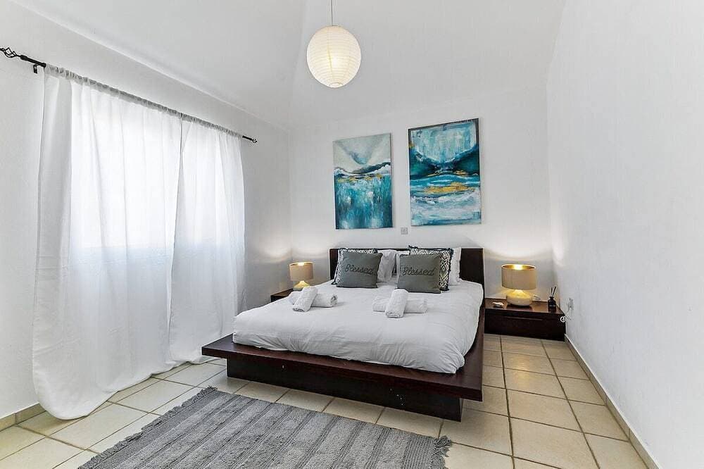 Foto 3 von 27: Modern-Apartment-Poolblick-Eigenes Badezimmer