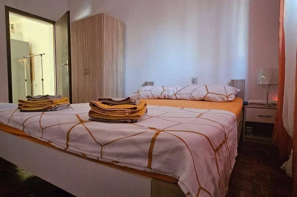 Foto 2 von 8: 1-Zimmer-Ferienwohnung mit Terrasse Gornji Karin, Novigrad