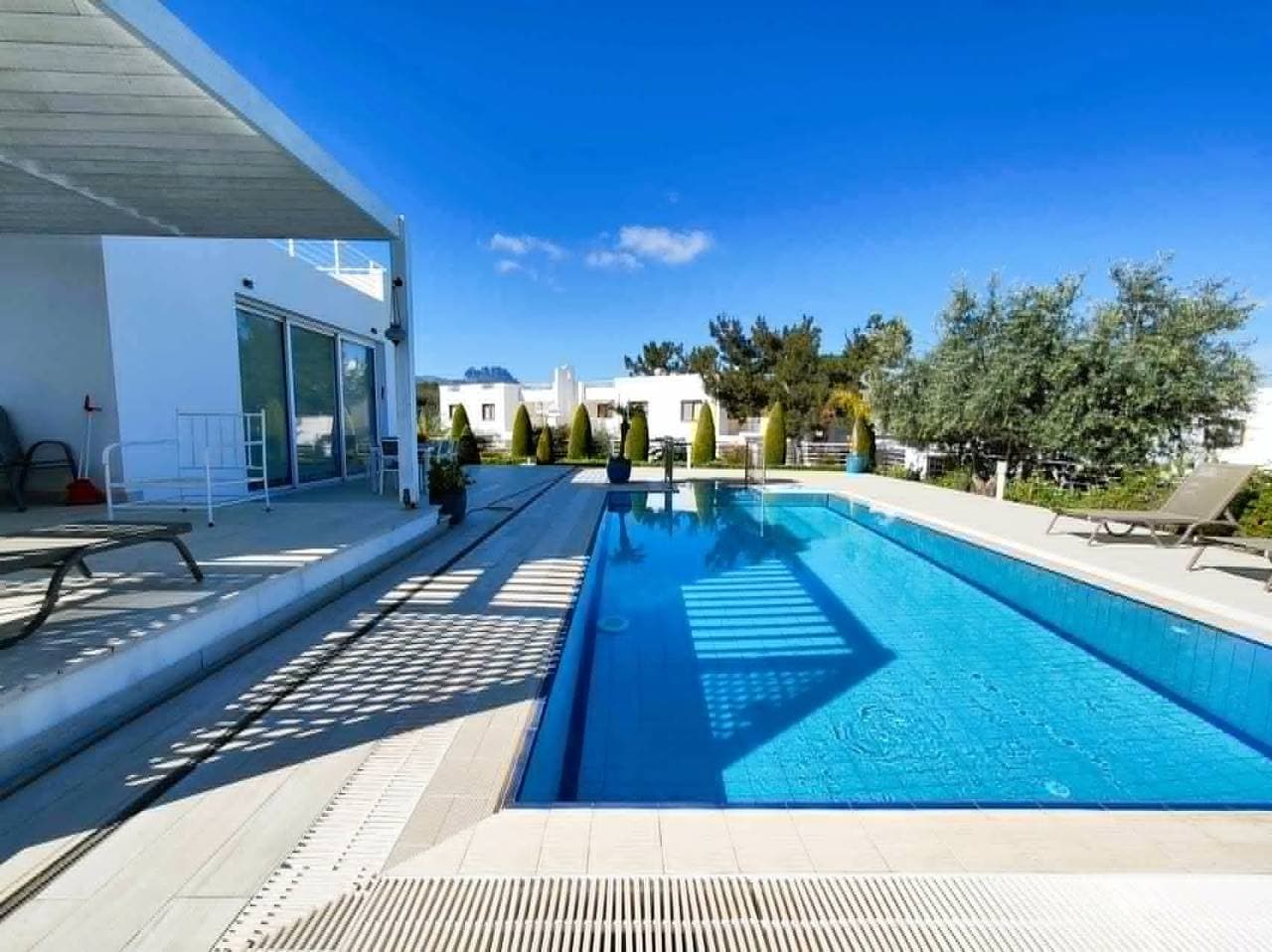 Foto 2 von 26: 4-Bett-Villa mit privatem Pool und Meerblick