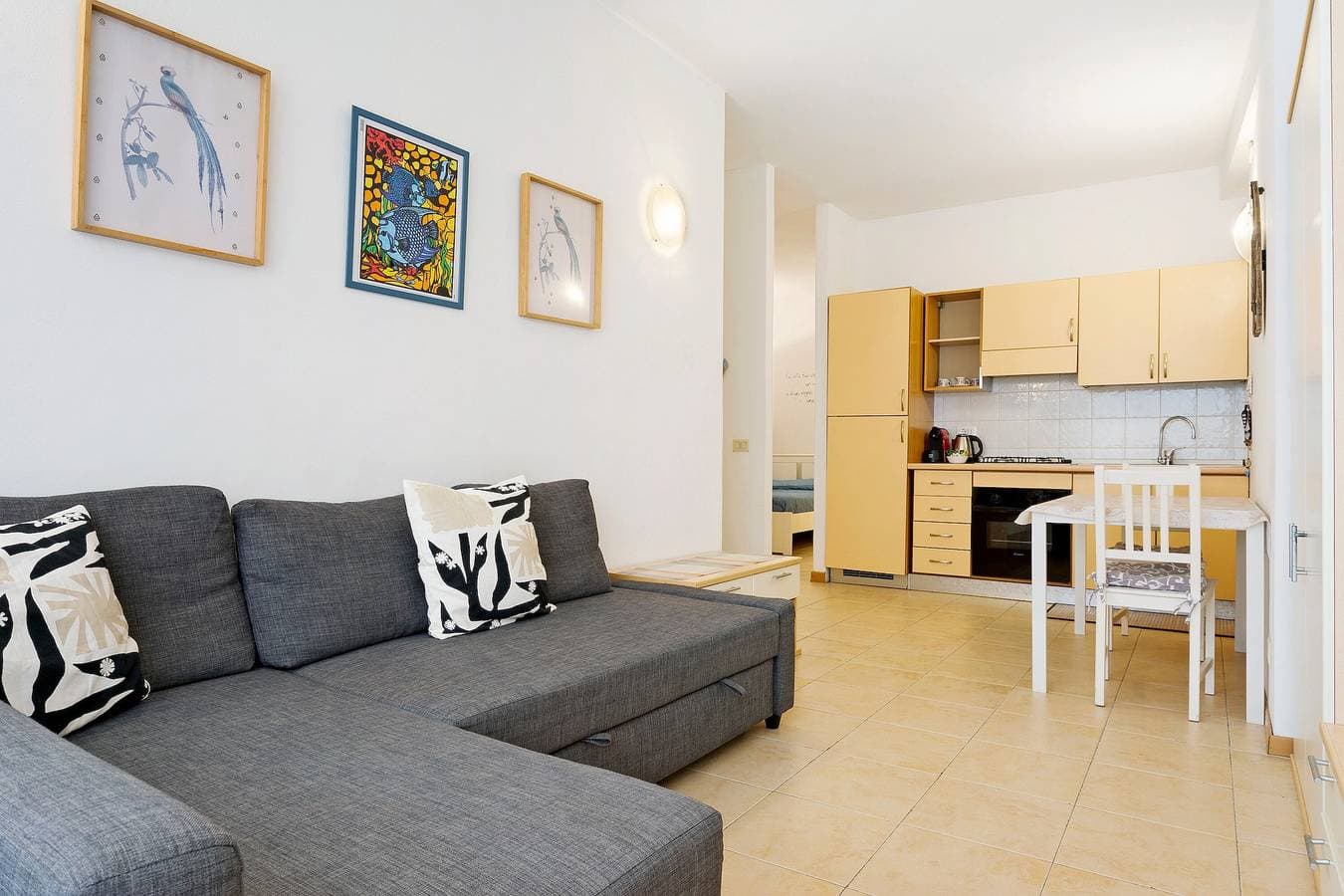 Foto 4 von 32: Appartamento Fontanine House mit WLAN und Klimaanlage