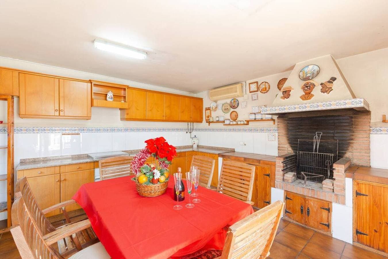 Foto 9 von 37: Villa für 12 Personen mit Terrasse