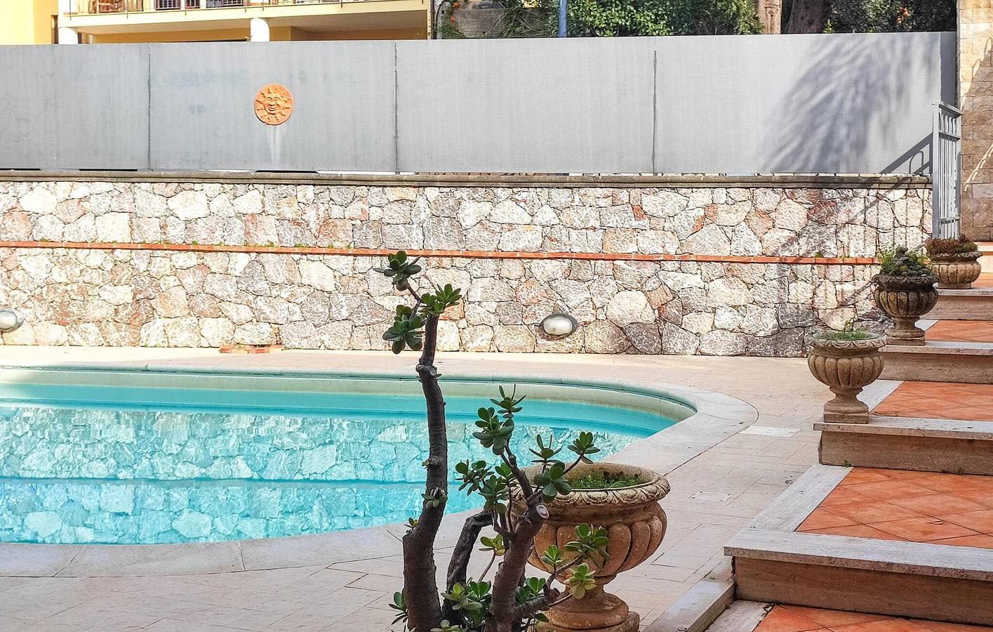 Foto 11 von 39: Luxuriöses Apartment mit Pool, Parkplatz und AC, 2,5 km zum Strand