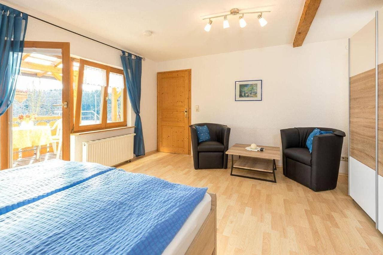 Apartment-mit-Balkon 1