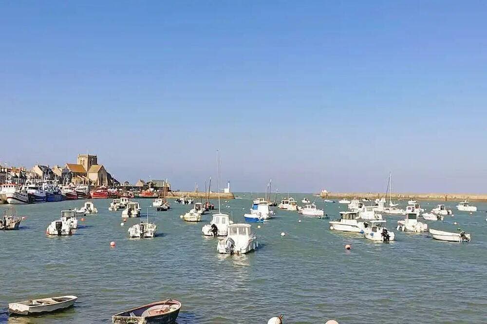 Foto 13 von 16: Charmante Wohnung mit Süd-Garten, Haustiere Erlaubt, Parkplatz, Barfleur