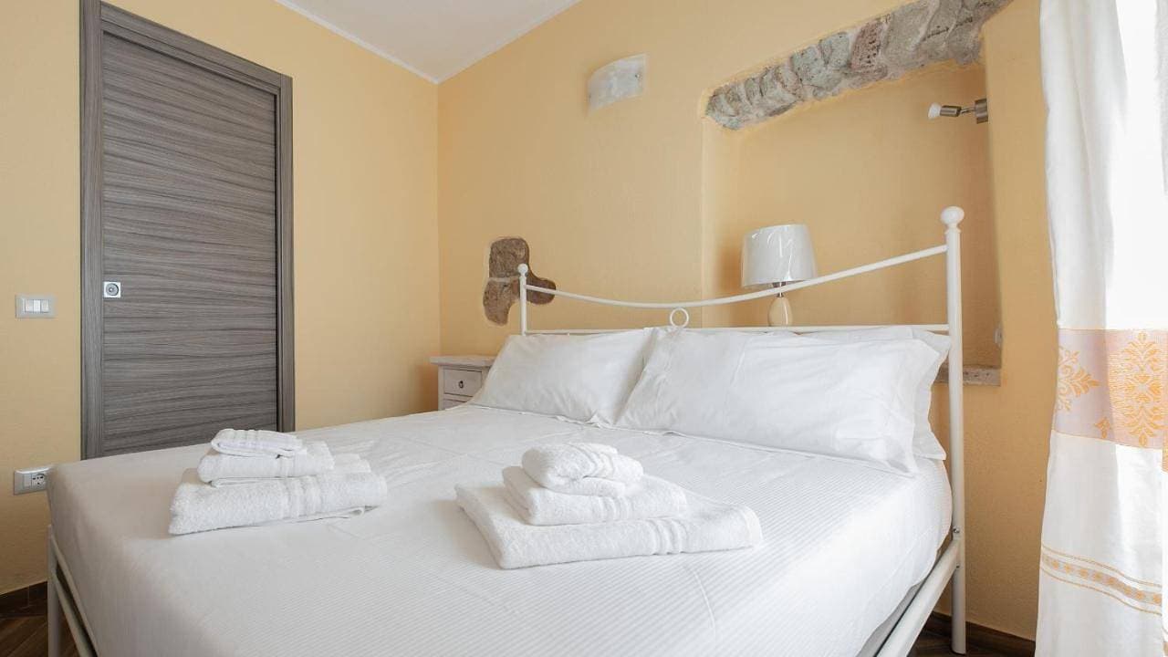 Foto 8 von 12: Double Room with Private Bathroom