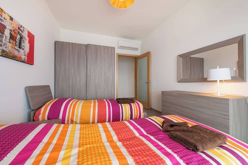 Foto 5 von 29: Seafront Luxury Apartment incl Pool