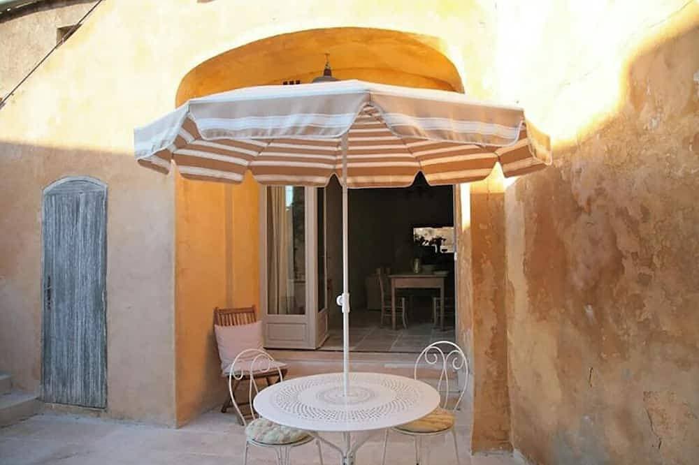 The Music Room – a lovely 2 pers. studio in Lourmarin village with terrace 1