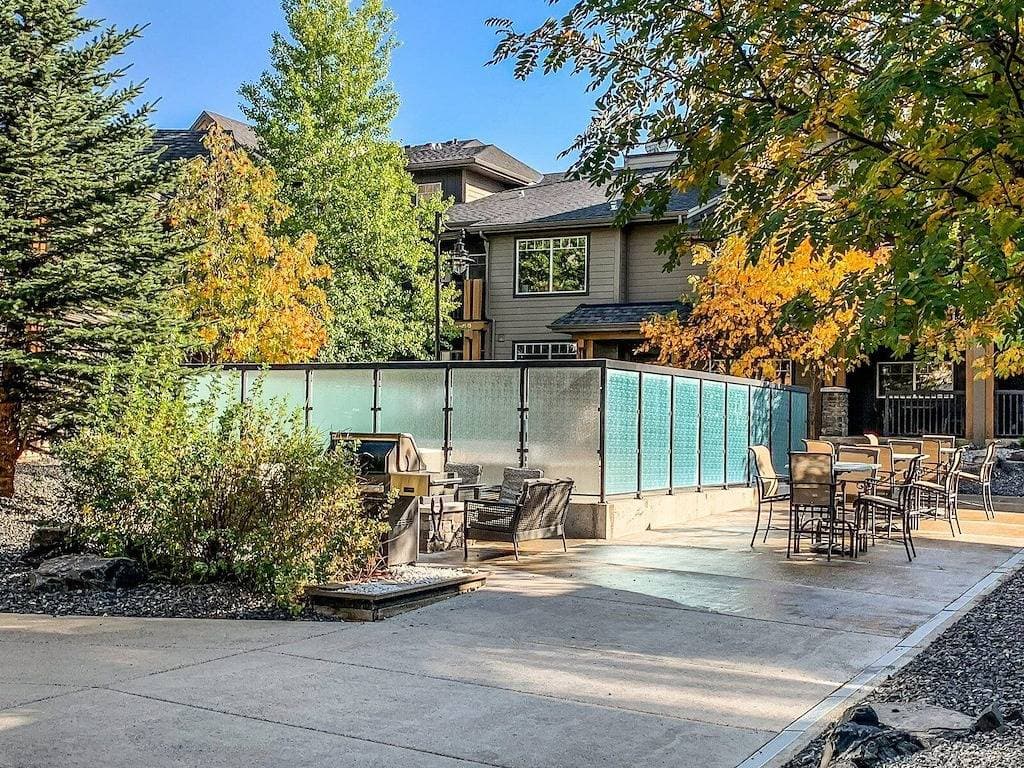 Foto 5 von 31: Cozy Rocky Mountain Getaway with Hot Tub! Pet Friendly & Newly Updated!