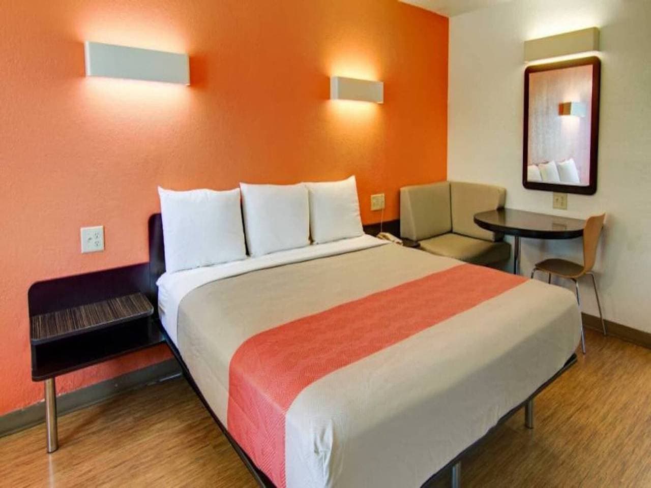 1 Kingsize-Bett | Mobiler Zugang Badewanne, Nsmk 1