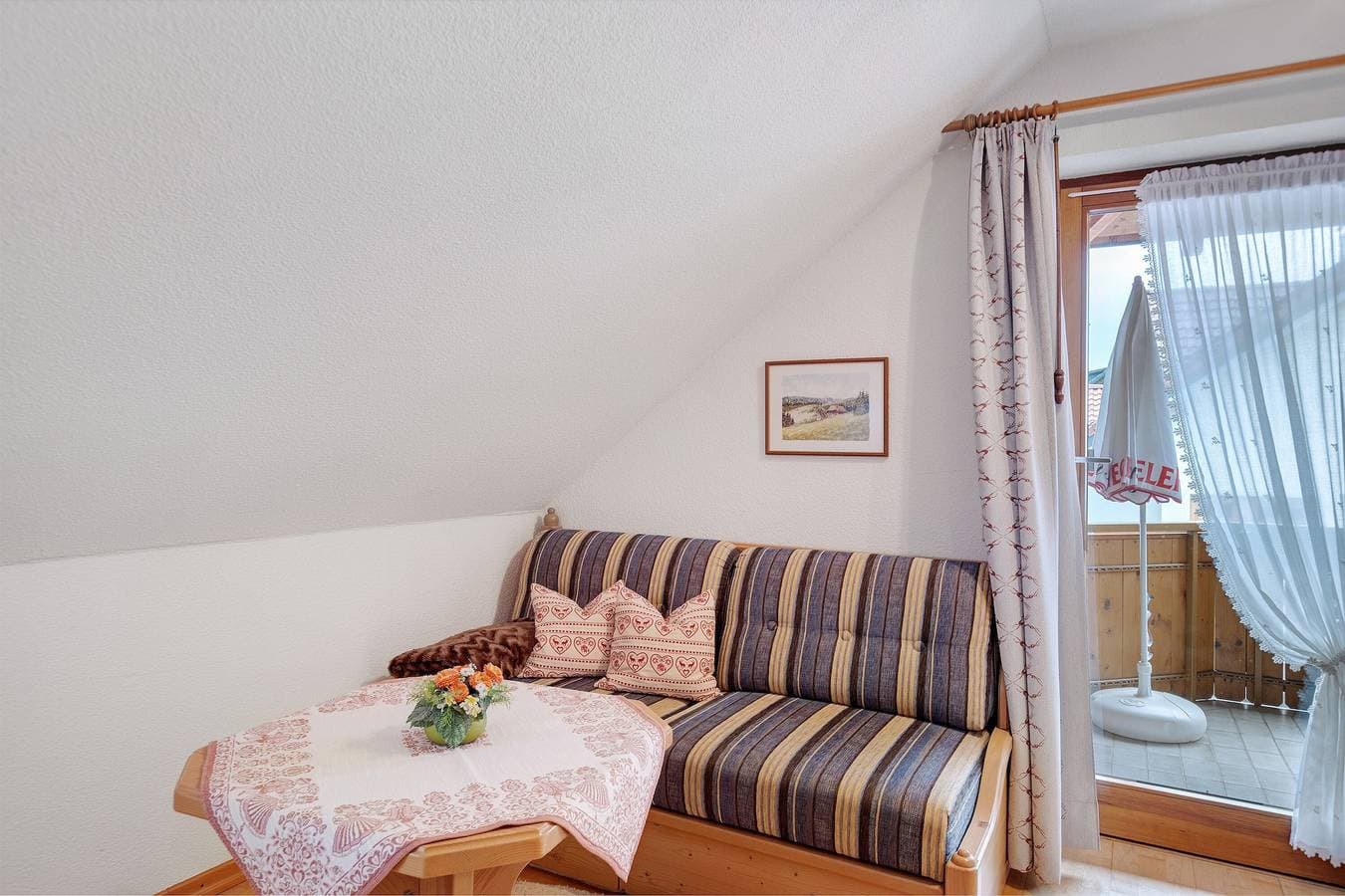 Foto 3 von 17: Studio '2, 36qm' mit Bergblick, Gemeinschaftsterrasse und Wi-Fi