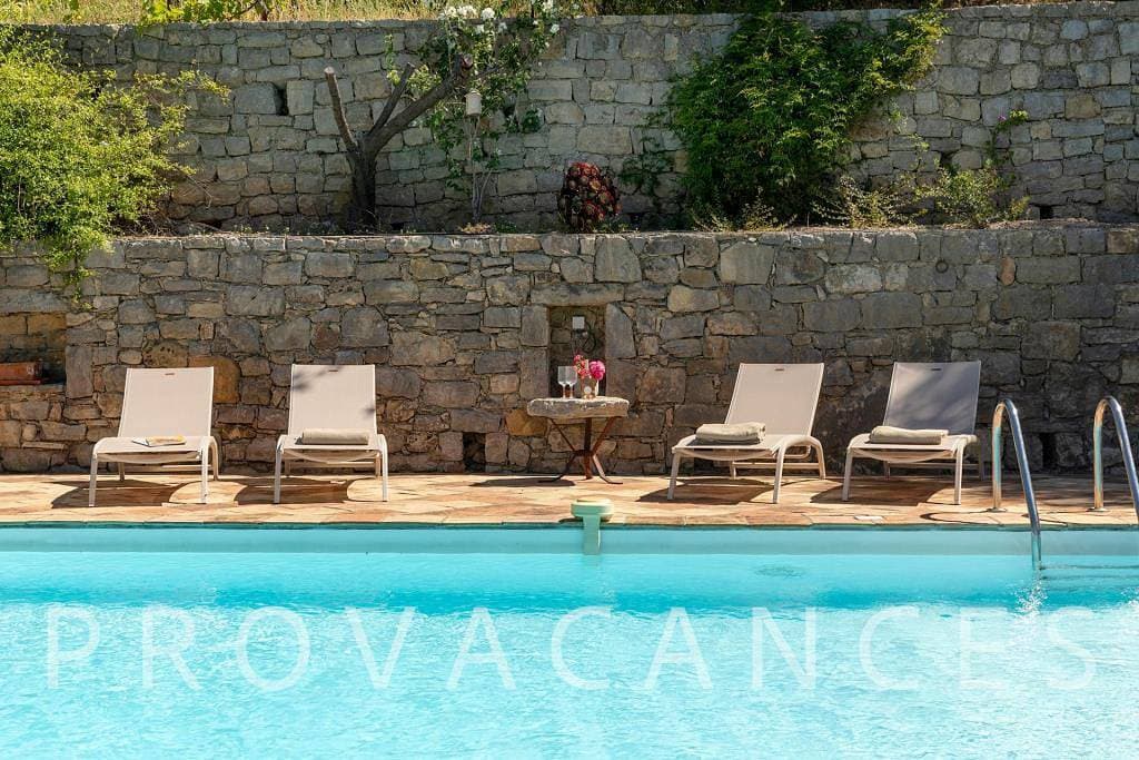 Foto 8 von 72: Ferienhaus mit Pool in Fayence