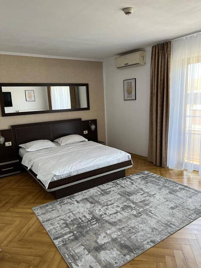 Foto 3 von 10: Family Room with Shower