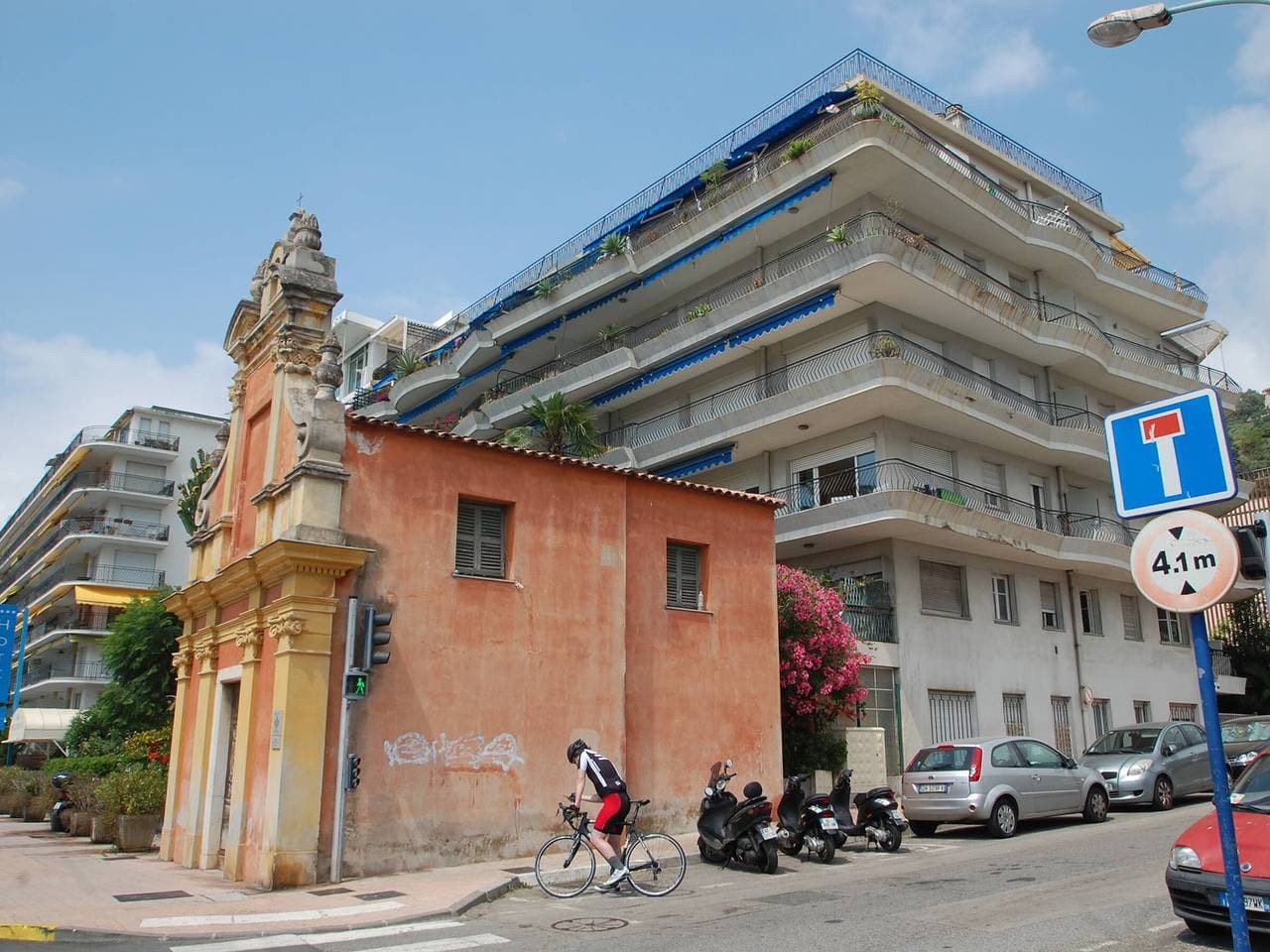 Foto 12 von 18: Ruhige 1 Zi-Wohnung renoviert mit Terrasse und WLAN in Menton