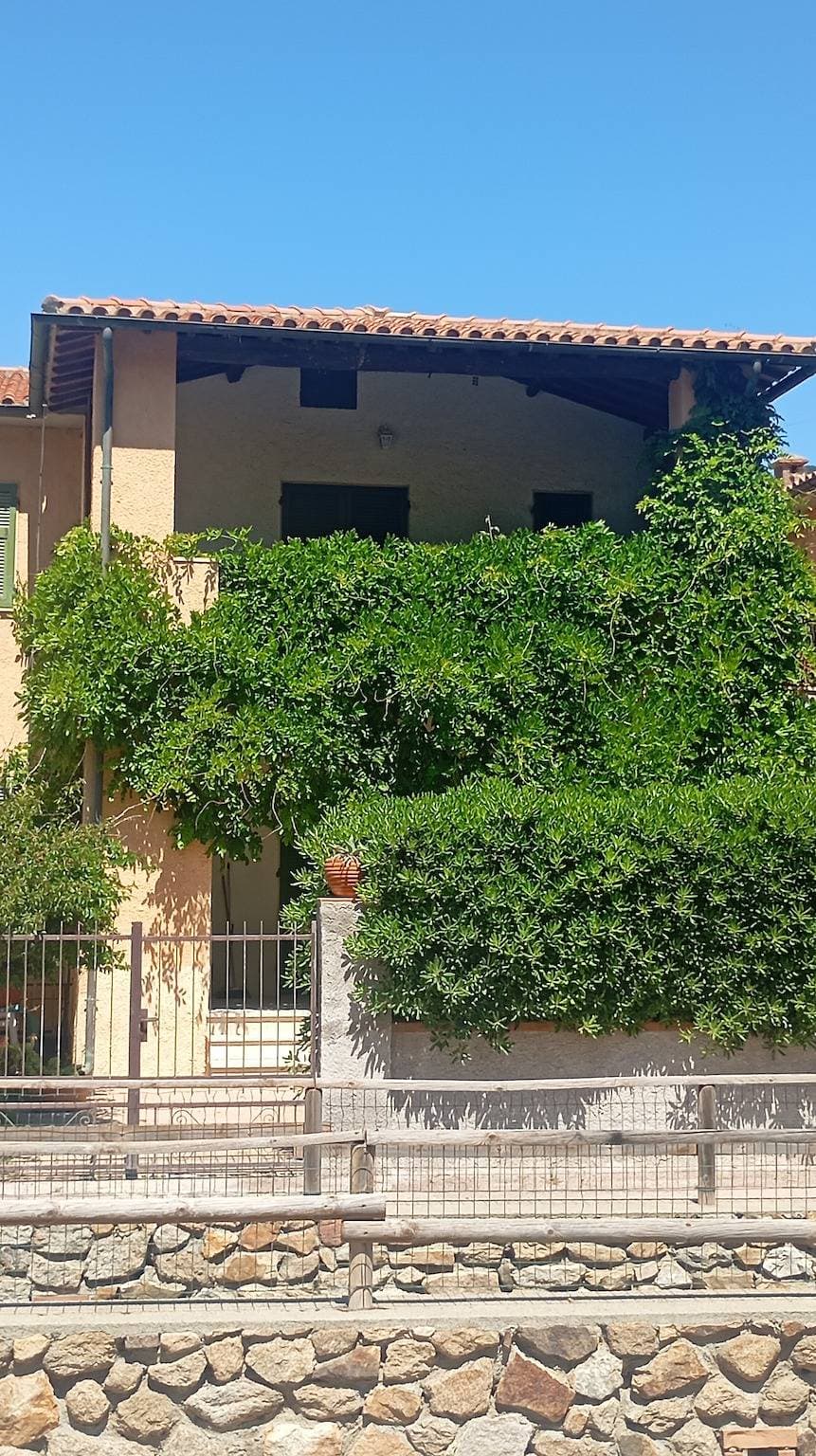 Foto 2 von 32: Casa Glicine Isola del Giglio: Meerblick, private Terrasse und Garten
