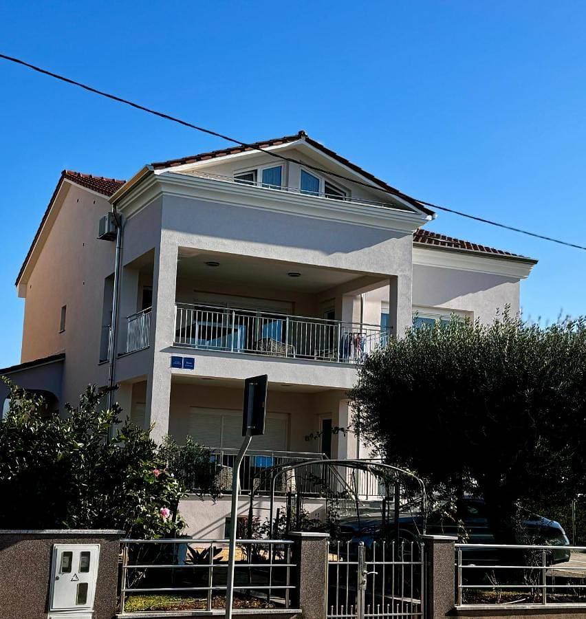 Apartments Villa Lili 1