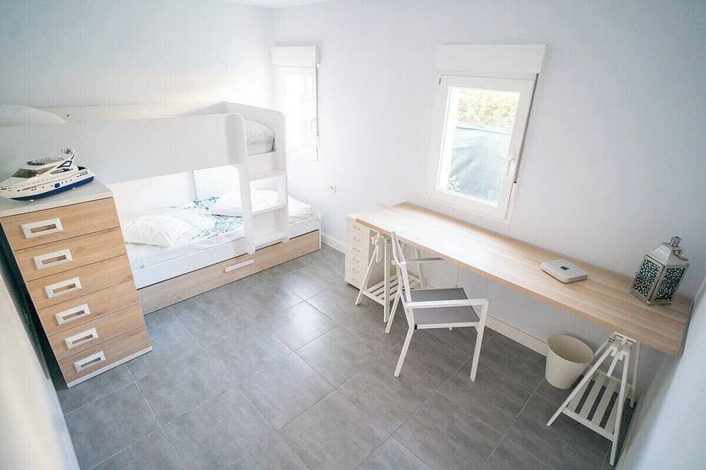 Foto 5 von 24: Charming New Beachside House