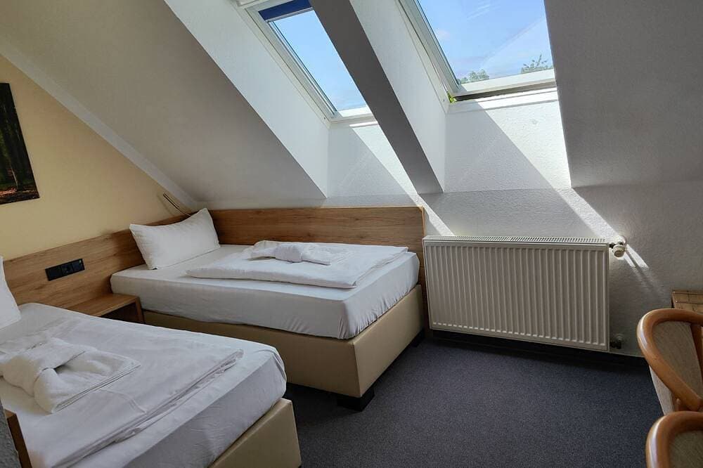 Foto 3 von 30: Zweibettzimmer - Hotel Harzresidenz