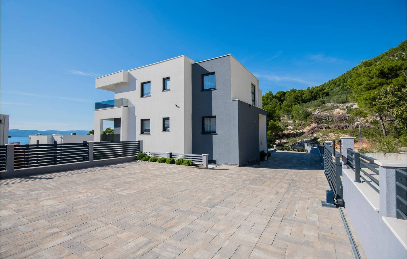 Apartment mit Meerblick, Pool und Küche, 500 m vom Strand entfernt 1