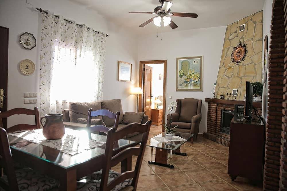 Foto 12 von 30: Private Villa, umgeben von Orangenbäumen, mit Swimmingpool, 10 Minuten vom Zentrum entfernt